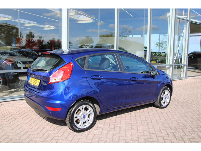 Foto 5 van Ford Fiesta 1.0 80pk Style Ultimate 5-drs Airco Navi Parkeersensoren V+A Zeer mooi
