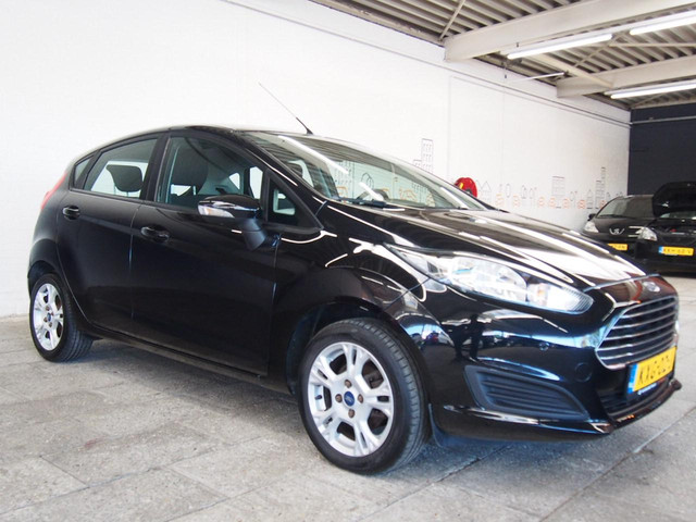 Foto 6 van Ford Fiesta 1.25 Titanium 82PK (APK:Nieuw) Incl.Garantie