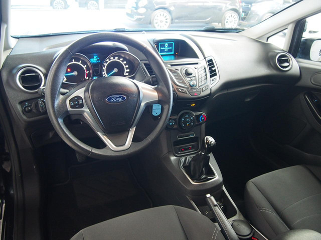 Foto 7 van Ford Fiesta 1.25 Titanium 82PK (APK:Nieuw) Incl.Garantie