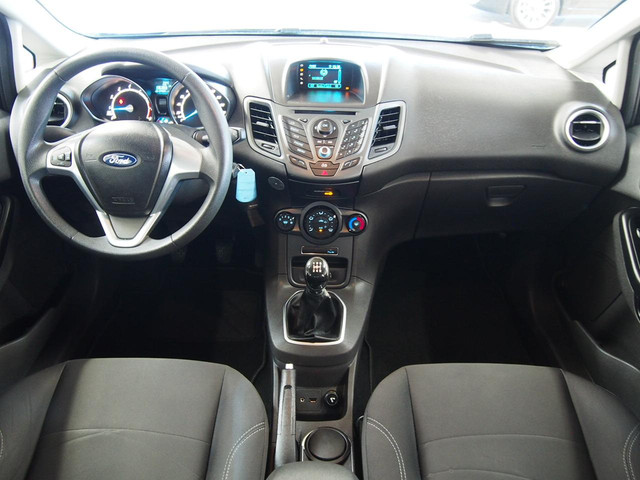 Foto 8 van Ford Fiesta 1.25 Titanium 82PK (APK:Nieuw) Incl.Garantie