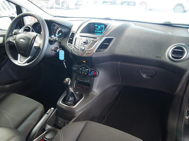 Foto 9 van Ford Fiesta 1.25 Titanium 82PK (APK:Nieuw) Incl.Garantie
