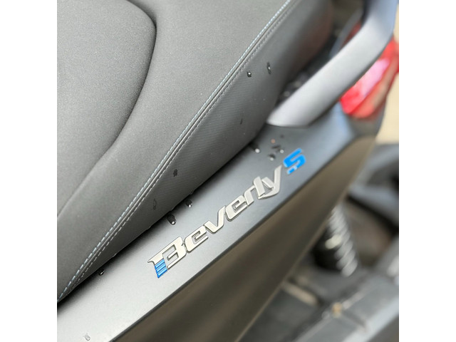 Foto 4 van Piaggio Scooter 400 Beverly S HPE