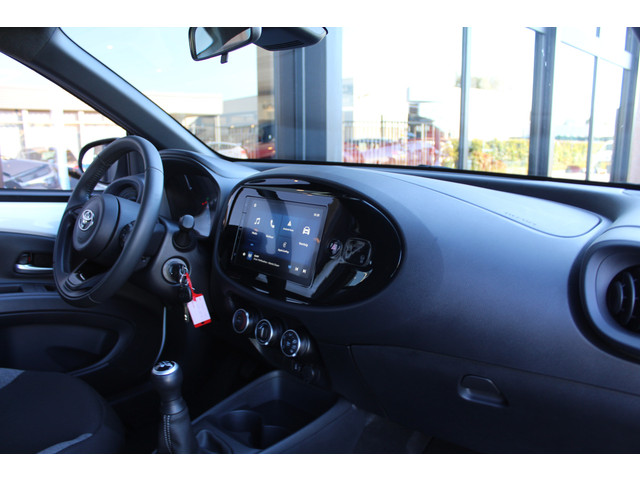 Foto 8 van Toyota Aygo X 1.0 VVT-i MT Play | Rijklaar | Airco | Camera | Adap.Cruise | Apple/Android | DAB+