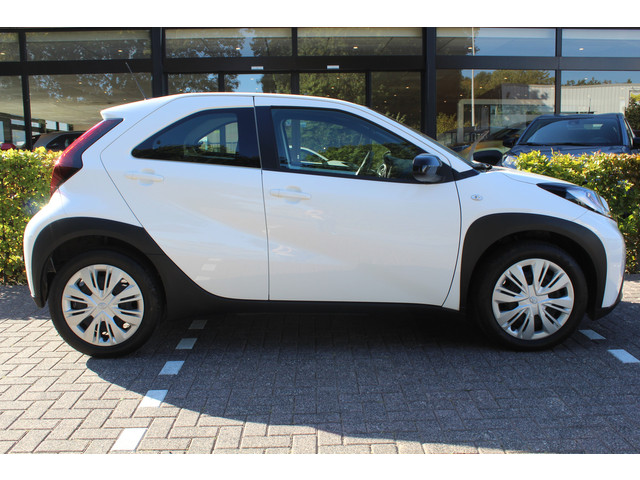 Foto 4 van Toyota Aygo X 1.0 VVT-i MT Play | Rijklaar | Airco | Camera | Adap.Cruise | Apple/Android | DAB+