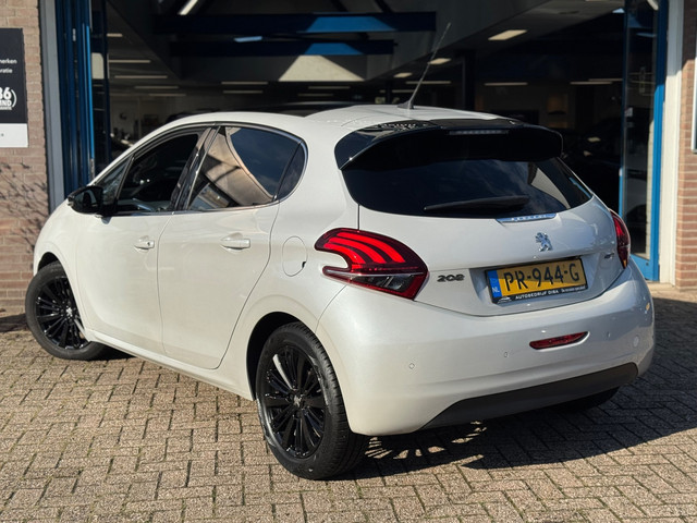 Foto 4 van Peugeot 208 1.2 PureTech Allure 2017 PANO NAVI CLIMA LM NAP!