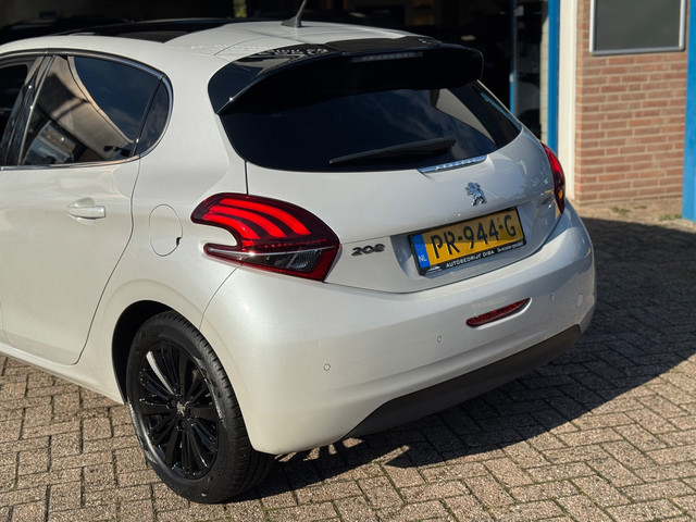 Foto 6 van Peugeot 208 1.2 PureTech Allure 2017 PANO NAVI CLIMA LM NAP!