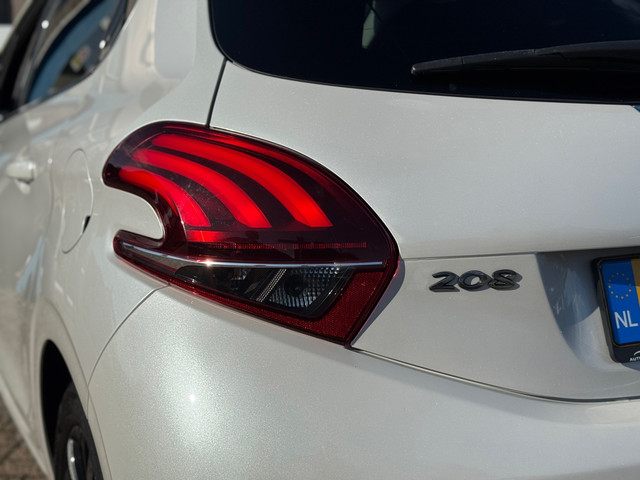 Foto 7 van Peugeot 208 1.2 PureTech Allure 2017 PANO NAVI CLIMA LM NAP!
