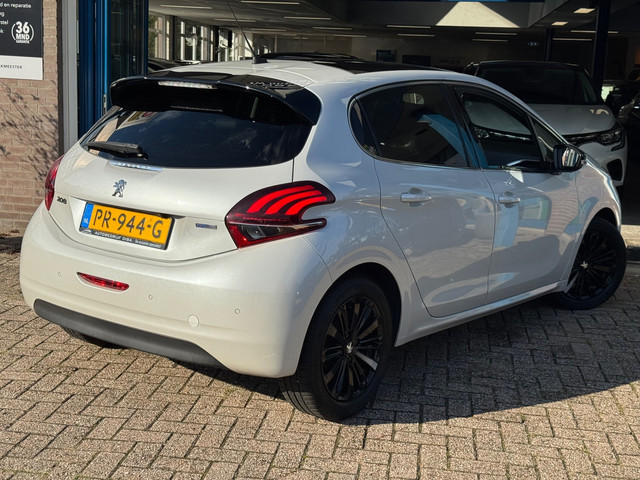 Foto 8 van Peugeot 208 1.2 PureTech Allure 2017 PANO NAVI CLIMA LM NAP!