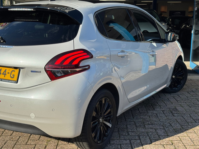 Foto 10 van Peugeot 208 1.2 PureTech Allure 2017 PANO NAVI CLIMA LM NAP!