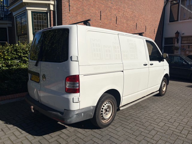 Foto 9 van VOLKSWAGEN TRANSPORTER 2.0 TDI L1H1 T800BA. AIRCO,TH,KAMERA GOED ONDERHOUDEN