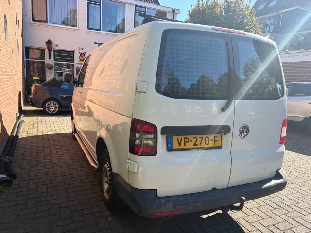 Foto 8 van VOLKSWAGEN TRANSPORTER 2.0 TDI L1H1 T800BA. AIRCO,TH,KAMERA GOED ONDERHOUDEN