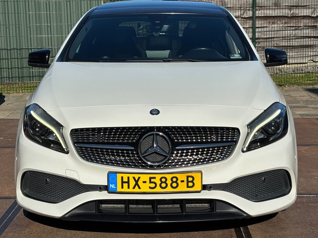 Foto 6 van Mercedes-Benz A-klasse 180 Ambition AMG Pano Leder Navi