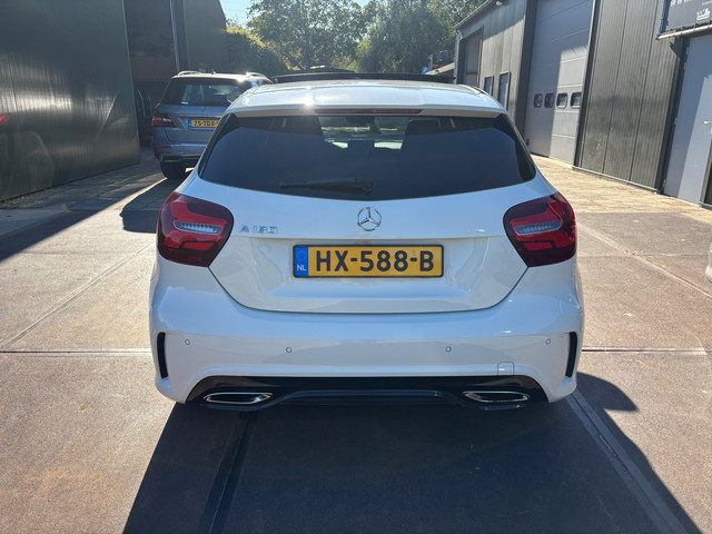 Foto 7 van Mercedes-Benz A-klasse 180 Ambition AMG Pano Leder Navi