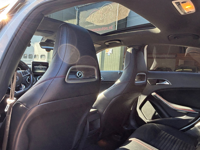 Mercedes-Benz A-klasse 180 Ambition AMG Pano Leder Navi