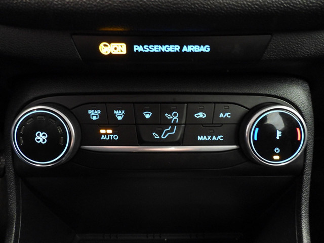 Foto 6 van Ford Fiesta 1.0 EcoBoost Hybrid Titanium NAVI/CLIMA/LED/PDC/15"LMV!