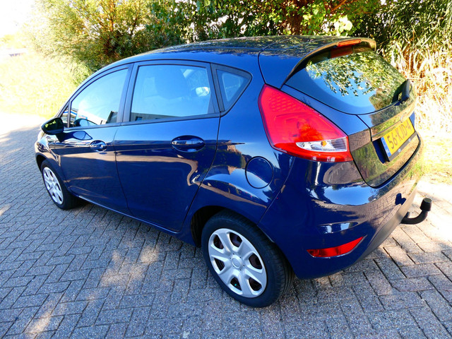 Foto 4 van Ford Fiesta 1.25i 5-deurs 2e eigenaar Airco Zuinig 4-Cilinder Trekhaak