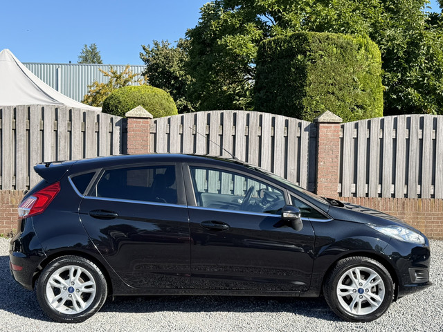 Foto 2 van Ford Fiesta 1.0 EcoBoost Titanium NAVI CLIMATE CONTROL P-SENSOREN TREKHAAK SPOILER