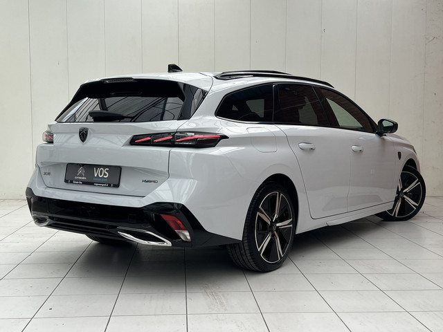 Foto 3 van Peugeot 308 SW Plug-in Hybrid 225 GT | Automaat | Panoramadak | AGR Comfort Stoelen | Zeer luxe!