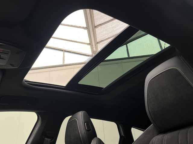 Foto 6 van Peugeot 308 SW Plug-in Hybrid 225 GT | Automaat | Panoramadak | AGR Comfort Stoelen | Zeer luxe!