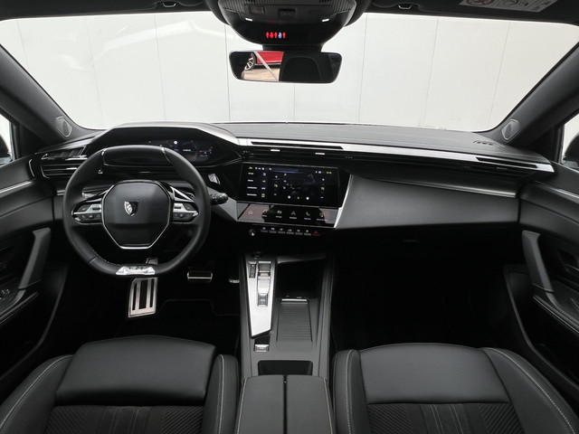 Foto 8 van Peugeot 308 SW Plug-in Hybrid 225 GT | Automaat | Panoramadak | AGR Comfort Stoelen | Zeer luxe!