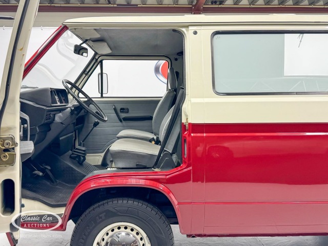 Foto 3 van VOLKSWAGEN TRANSPORTER T3 Caravelle - ONLINE AUCTION