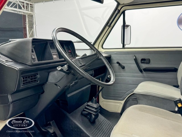 Foto 2 van VOLKSWAGEN TRANSPORTER T3 Caravelle - ONLINE AUCTION