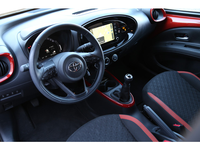 Foto 7 van Toyota Aygo X 1.0 VVT-i MT Pulse Navi Carplay ACC Camera 12.700km!!
