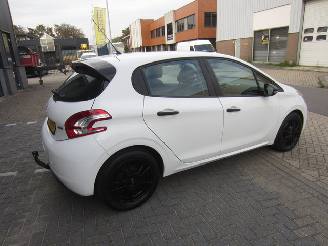 Foto 4 van Peugeot 208 1.0 VTi Access 2014 Airco 82.000KM NAP! APK!