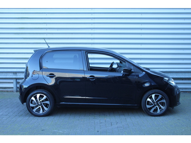 Foto 8 van Volkswagen Up! 1.0 65pk Active Camera LMV