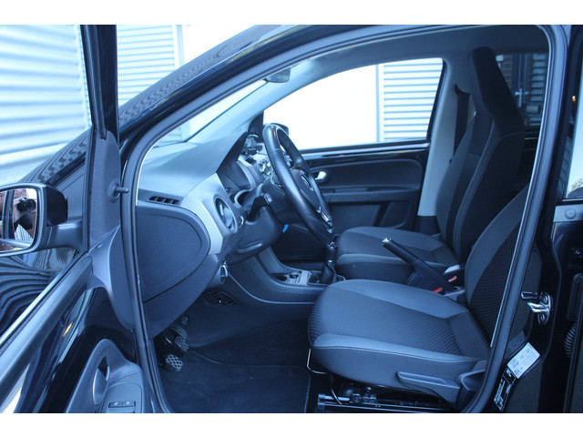 Foto 3 van Volkswagen Up! 1.0 65pk Active Camera LMV