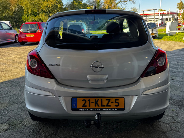 Foto 7 van Opel Corsa 1.2-16V Enjoy AUTOMAAT Airco Cruise Trekhaak
