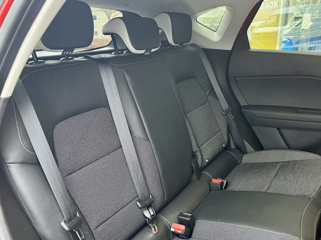 Foto 8 van Renault Captur 1.6 E-Tech Plug-In Hybrid 160 Intens | Trekhaak Afn. | All Seasons | Adaptive cruise