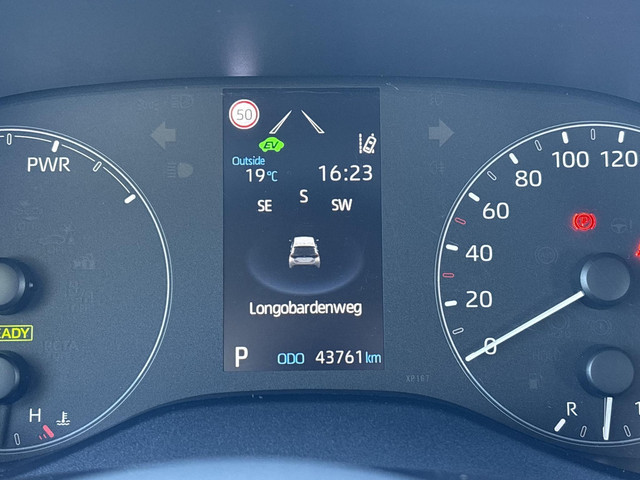 Foto 3 van Toyota Yaris 1.5 Hybrid 115 Comfort **APPLE CARPLAY/ ADAPTIVE CRUISE CONTROL/ CLIMATE CONTROL**