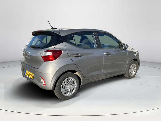 Foto 6 van Hyundai i10 1.0 Comfort Smart Net binnen, In nieuwstaat