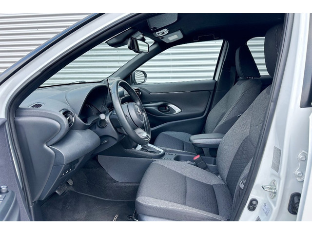 Foto 6 van Toyota Yaris Cross 1.5 Hybrid Dynamic Safety + Winter-Pakket