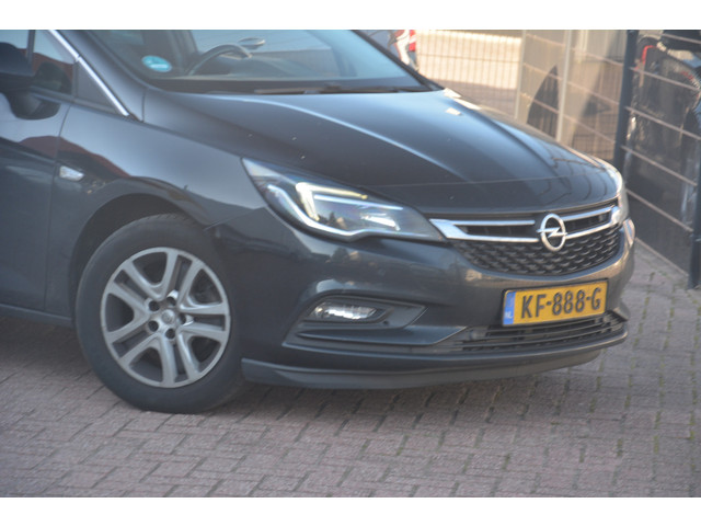 Foto 3 van Opel Astra Sports Tourer 1.6 CDTI Business+ | Navigatie | Trekhaak | Cruise-control | Airco | NL aut