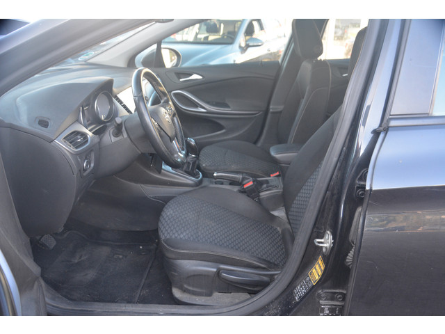 Foto 5 van Opel Astra Sports Tourer 1.6 CDTI Business+ | Navigatie | Trekhaak | Cruise-control | Airco | NL aut