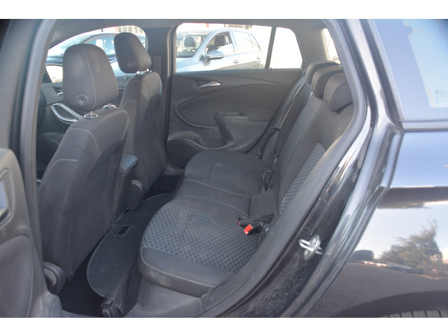 Foto 6 van Opel Astra Sports Tourer 1.6 CDTI Business+ | Navigatie | Trekhaak | Cruise-control | Airco | NL aut