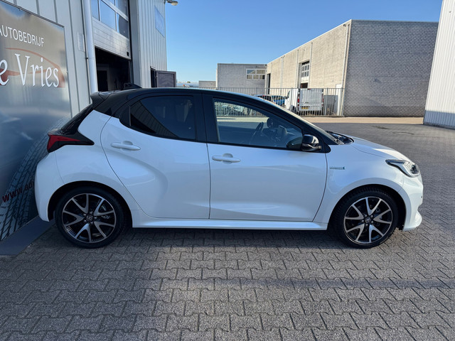 Foto 4 van Toyota Yaris 1.5 Hybrid Dynamic / Airco / Achteruit rij camera / Apple Carplay / Keyless entree / Ke
