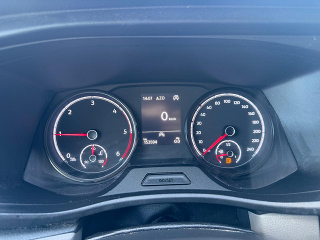 Foto 3 van Volkswagen Transporter 2.0 TDI L2H1 28 / 150 PK / ACC / CLIMA / CARPLAY / werkplaatsinrichting