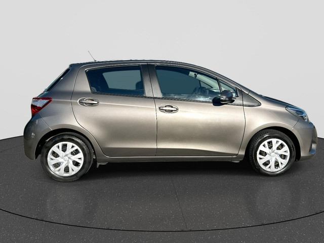 Foto 6 van Toyota Yaris 1.5 VVT-i Active RIJKLAAR | Climate Control | Cruise Control | Camera