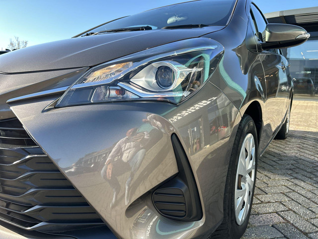 Foto 10 van Toyota Yaris 1.5 VVT-i Active RIJKLAAR | Climate Control | Cruise Control | Camera