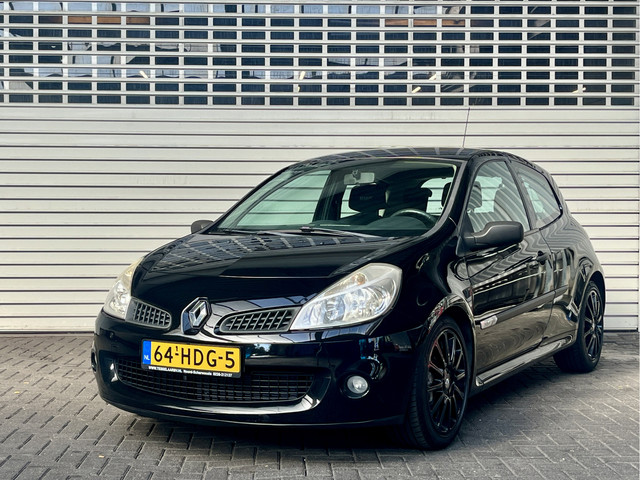 Foto 9 van Renault Clio III RS 2.0-16V 200 CUP Rijklaarprijs!