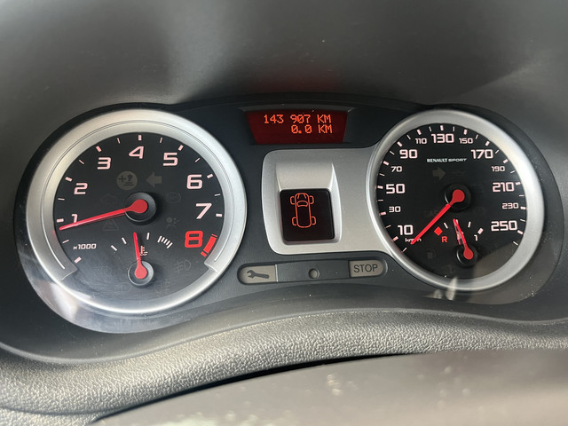 Foto 7 van Renault Clio III RS 2.0-16V 200 CUP Rijklaarprijs!