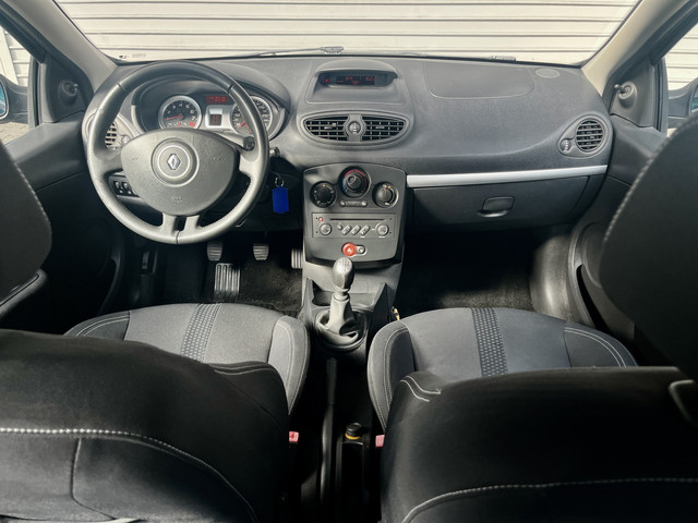 Foto 5 van Renault Clio III RS 2.0-16V 200 CUP Rijklaarprijs!
