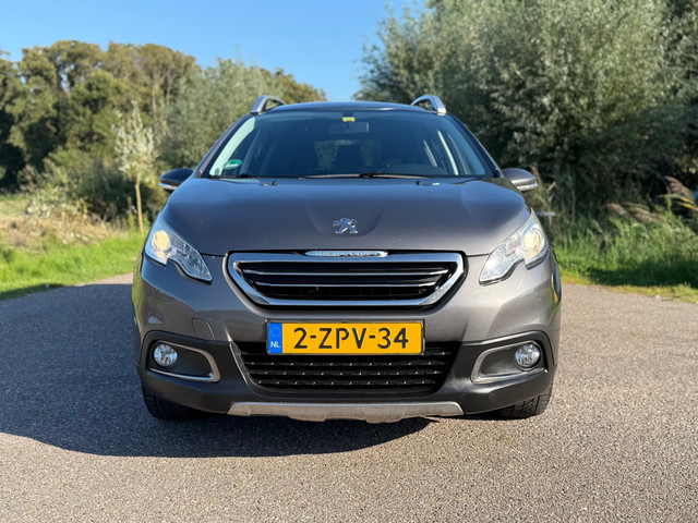 Foto 5 van Peugeot 2008 1.2 PureTech Style / Automaat / Nieuwe distributieriem 11-2025 / Navigatie / Climate Co