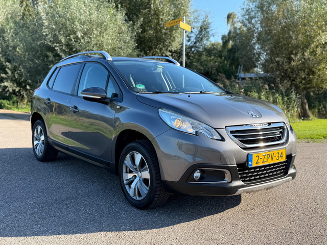 Foto 6 van Peugeot 2008 1.2 PureTech Style / Automaat / Nieuwe distributieriem 11-2025 / Navigatie / Climate Co