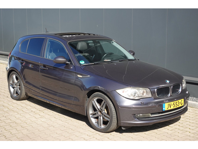 Foto 6 van BMW 1-serie 120i LEDER/NAVI