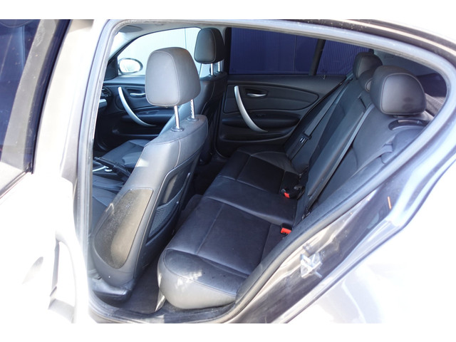 Foto 9 van BMW 1-serie 120i LEDER/NAVI