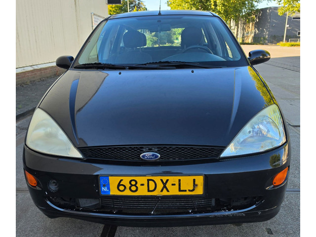 Foto 2 van Ford Focus Wagon 1.6-16V Trend